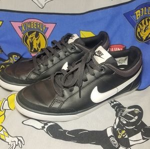 Women's Nike Capri size 9